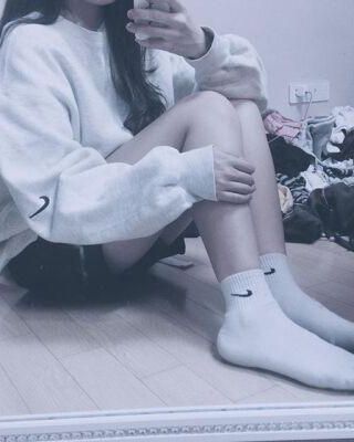 【言情】《阴暗普女不能是万人迷吗》 作者：金岚