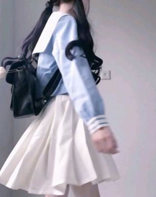 青山几度夕阳红 作者：